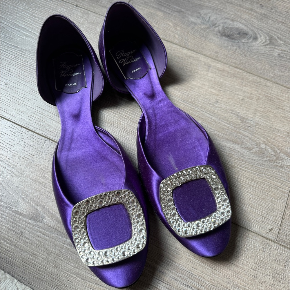 Roger Vivier, Chips Strass Buckle Dorsey Ballerinas in Satin, Size 39